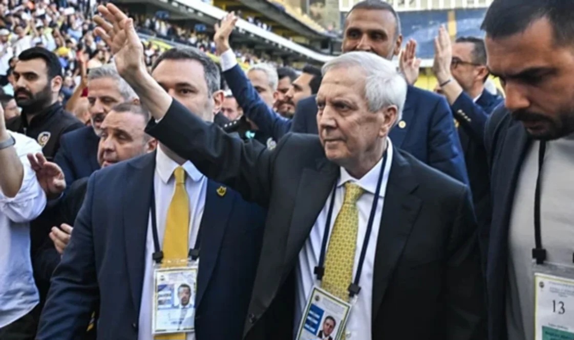 Aziz Yıldırım səkkiz illik fasilədən sonra yenidən 